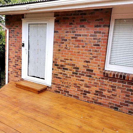 אוקלנד Separate Entry Guest Room With Private Bathroom In Forrest Hill מראה חיצוני תמונה